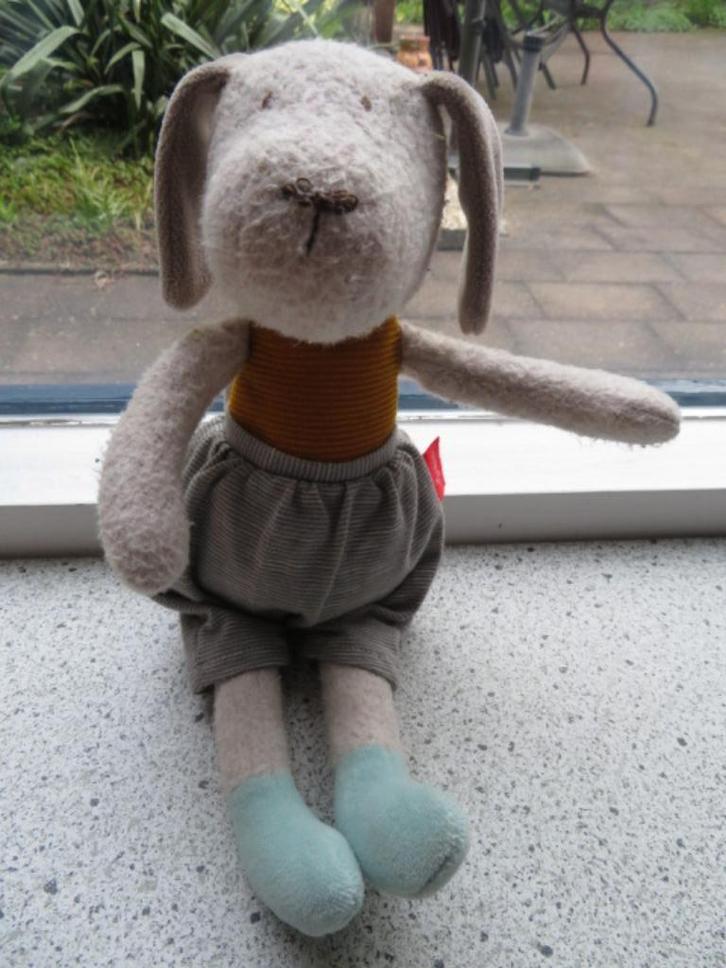 Hond merk Sigikid met grijs gestreepte broek meet ca 30 cm, Kinderen en Baby's, Speelgoed | Knuffels en Pluche, Zo goed als nieuw