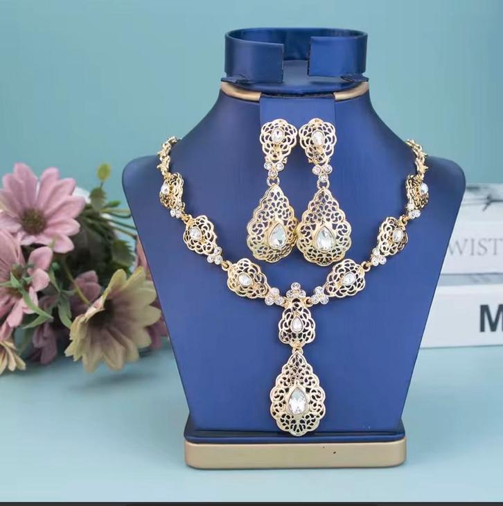 Marrokaanse sieraden set, Sieraden, Tassen en Uiterlijk, Kettingen, Nieuw, Overige materialen, Goud, Ophalen of Verzenden