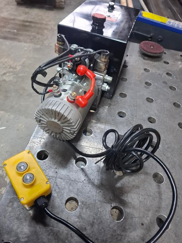 Hydro pomp 12 v, Auto diversen, Aanhangwagen-onderdelen, Ophalen of Verzenden