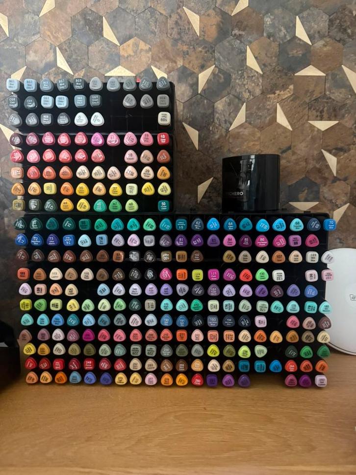 Decotime alcohol markers grote set incl houders, Hobby en Vrije tijd, Tekenen, Zo goed als nieuw, Potlood of Stift, Ophalen of Verzenden