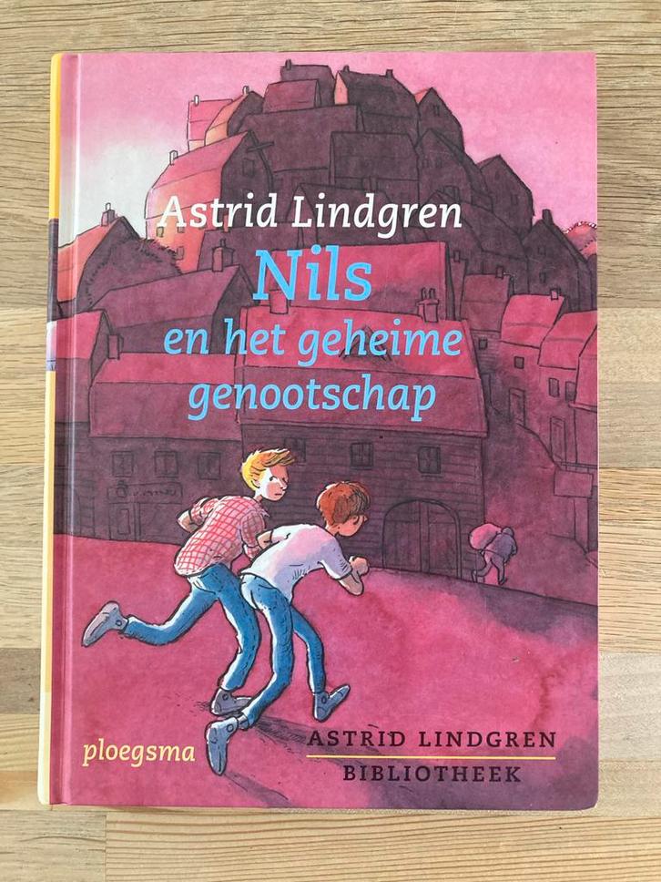 Nils en het geheime genootschap - Astrid Lindgren, Boeken, Kinderboeken | Jeugd | onder 10 jaar, Gelezen, Fictie algemeen, Ophalen of Verzenden