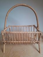 Vintage Rotan Boekenmand / Tijdschriftenrek, Huis en Inrichting, Woonaccessoires | Krantenbakken en Lectuurbakken, Ophalen, Zo goed als nieuw