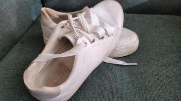 Witte leren dames sneaker van het merk GANT beschikbaar voor biedingen