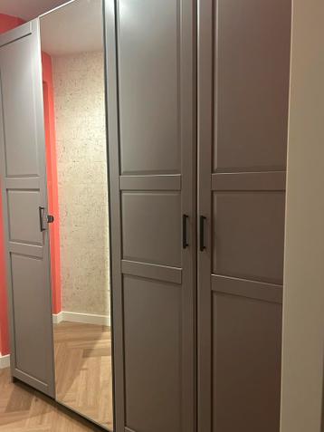 2x Ikea Pax kasten - grijs & spiegel - afbeelding 1