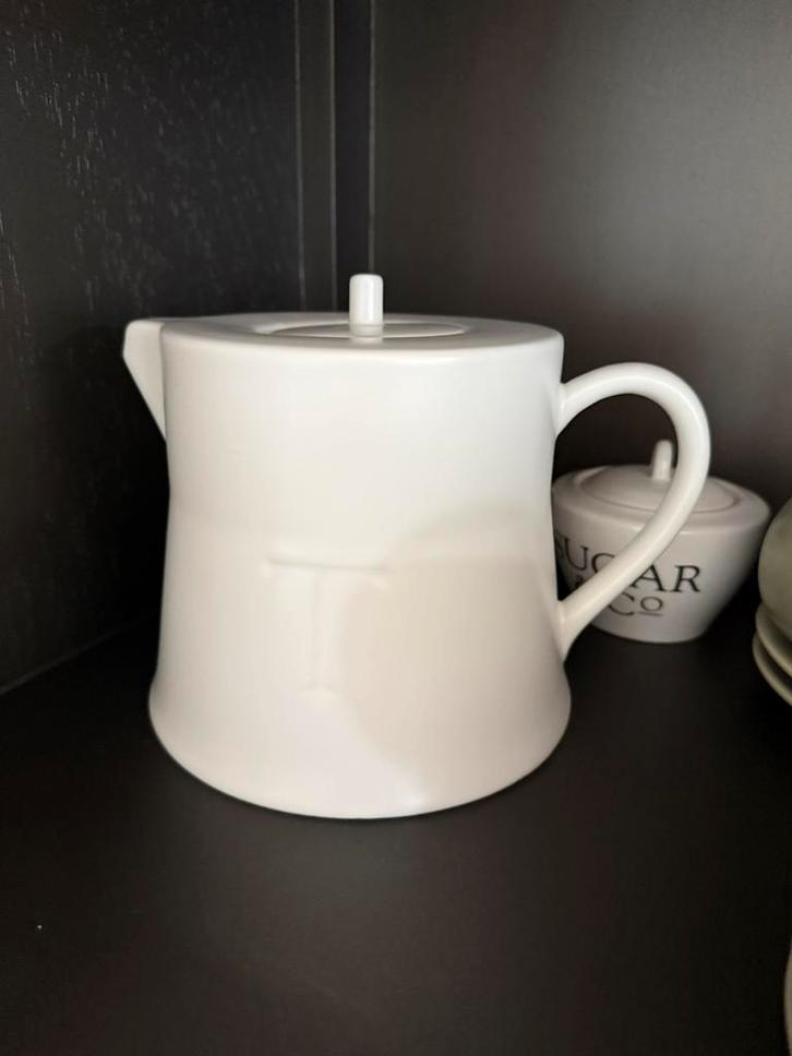 Riviera maison RM 48 theepot mat wit nieuw, Huis en Inrichting, Keuken | Servies, Nieuw, Overige typen, Overige stijlen, Ophalen