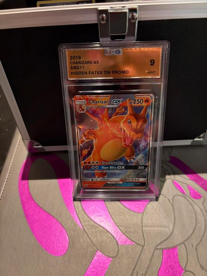 Charizard grade 9, Hobby en Vrije tijd, Verzamelkaartspellen | Pokémon, Zo goed als nieuw, Meerdere kaarten, Foil, Ophalen of Verzenden