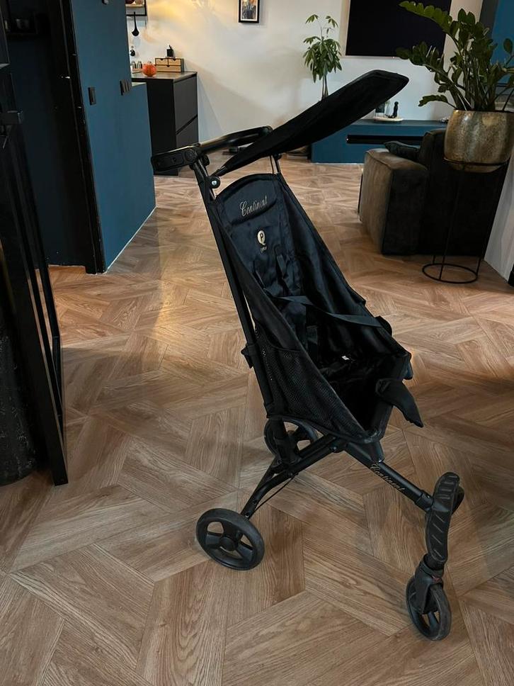 Ultra lichte inklap/opvouwbaar buggy, max 22 kilo, Kinderen en Baby's, Buggy's, Zo goed als nieuw, Ophalen