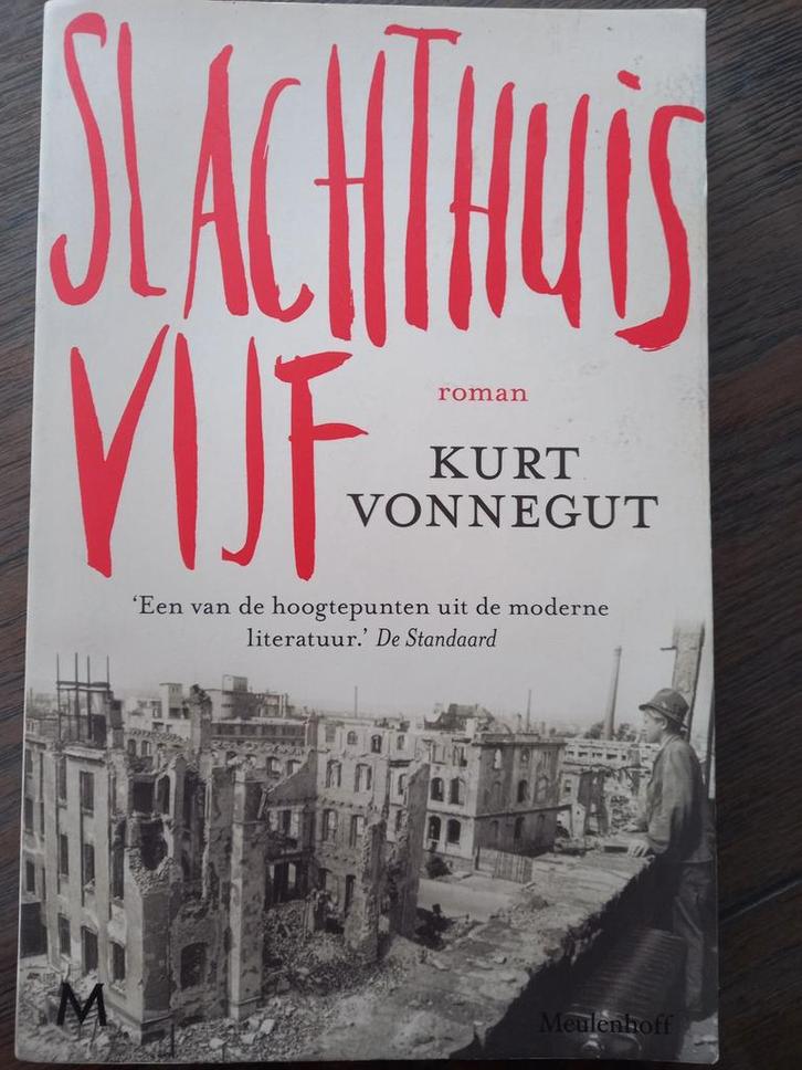 Kurt Vonnegut - Slachthuis vijf, Boeken, Literatuur, Zo goed als nieuw, Nederland, Ophalen of Verzenden