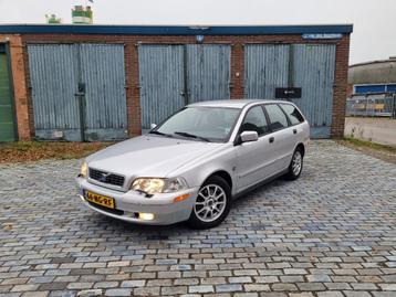 Volvo V40 1.8 2003 Grijs beschikbaar voor biedingen