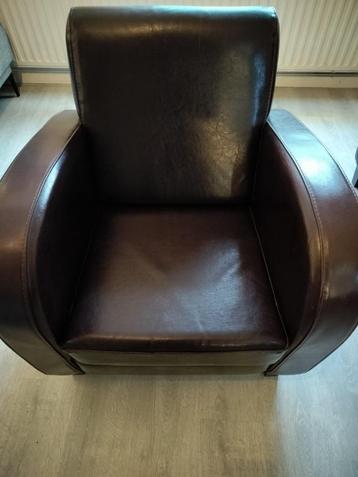 Twee luxe leren fauteuils beschikbaar voor biedingen