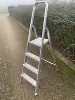 Huishoud trap 4 treden, Ophalen, Zo goed als nieuw, Minder dan 2 meter
