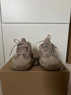 Yeezy 500 TAUPE LIGHT, Kleding | Dames, Schoenen, Beige, Ophalen of Verzenden, Yeezy, Sneakers of Gympen