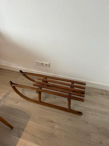Vintage sled beschikbaar voor biedingen
