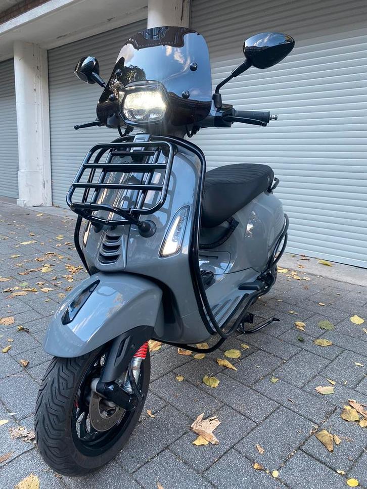 Vespa Sprint 2023 BROM iget E5 custom full options nardo 45, Fietsen en Brommers, Brommers | Overige merken, Zo goed als nieuw