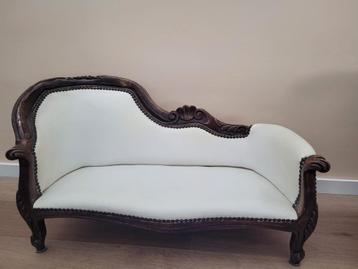 Antieke chaise longue beschikbaar voor biedingen