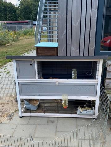 Konijnenhok te koop beschikbaar voor biedingen