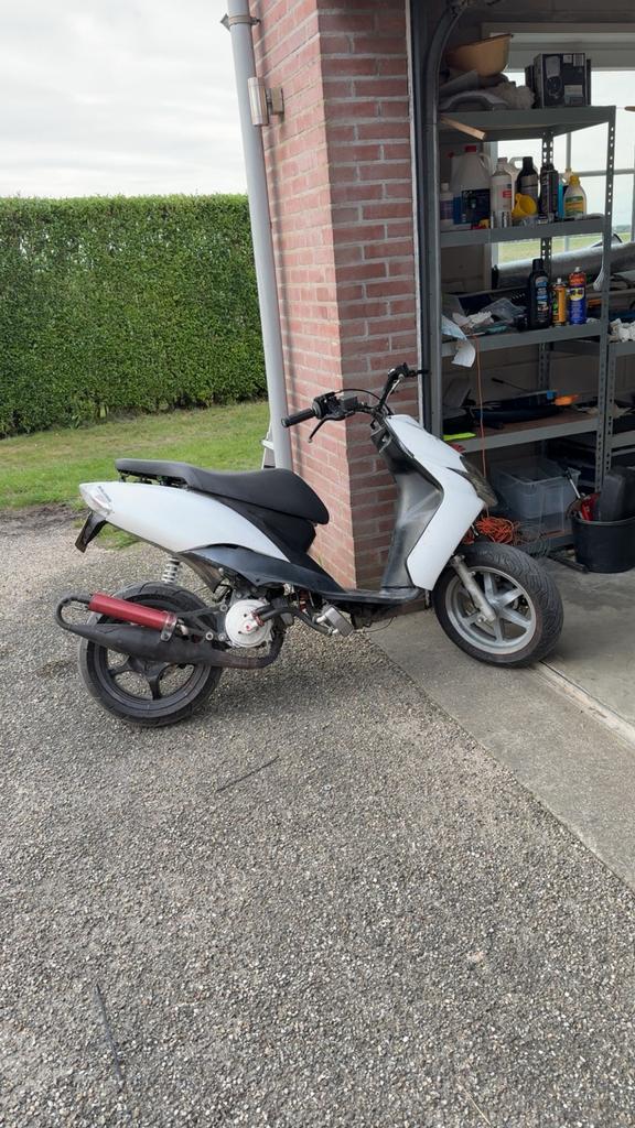 Yahama jog rr sprinter 70cc, Fietsen en Brommers, Scooters | Yamaha, Nieuw, JogR of RR, Maximaal 45 km/u, Tweetakt, Ophalen