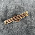 Gouden broche | 14K | 3,77gr | langwerpig saffier | 401116, Sieraden, Tassen en Uiterlijk, Broches, 4 tot 7 cm, Ophalen of Verzenden