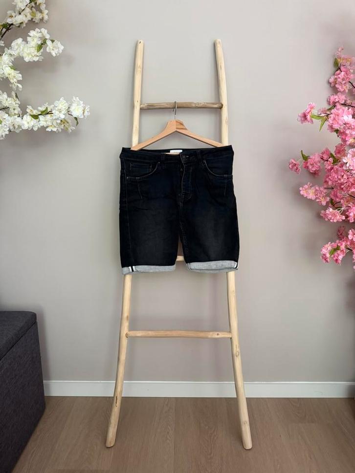 Spijkerbroek (kort) (S) - Revelation, Kleding | Heren, Spijkerbroeken en Jeans, Zo goed als nieuw, W32 (confectie 46) of kleiner