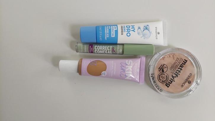 Essence Make-up, Kleding | Dames, Overige Dameskleding, Zo goed als nieuw, Ophalen