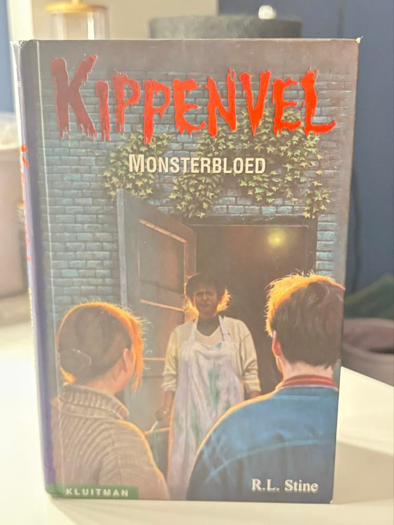 Kippenvel - Monsterbloed (R.L. Stine), Ophalen of Verzenden, Zo goed als nieuw, Fictie algemeen