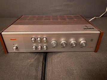 Vintage Philips 590 versterker beschikbaar voor biedingen