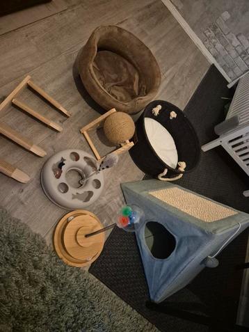 Katten benodigdheden beschikbaar voor biedingen
