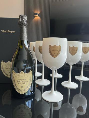 Witte kunststof plastic Wijn Champagne glazen Dom Perignon beschikbaar voor biedingen