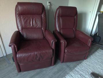 2x Sta-op stoel | elektrisch | leder bordeaux | Merk Himolla beschikbaar voor biedingen