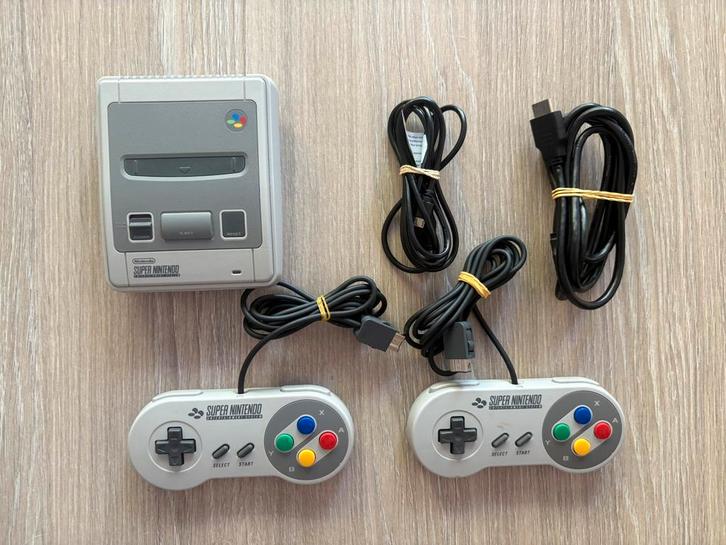 Super Nintendo Mini, 2 controllers met HDMI + 21 games ZGAN, Spelcomputers en Games, Games | Nintendo Super NES, Zo goed als nieuw