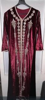 Bordeauxrode Velvet Kaftan met Zilver Borduursel, Ophalen of Verzenden, Zo goed als nieuw, Rood, Overige typen
