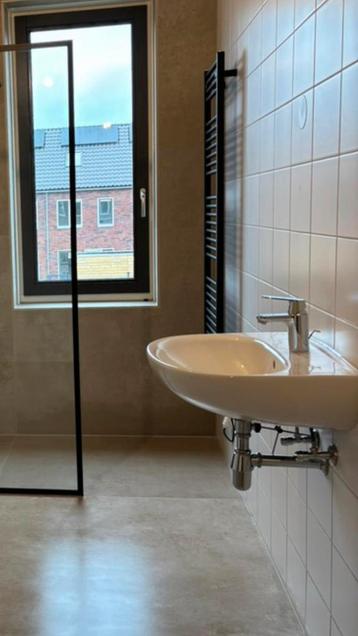 Wastafel Villeroy & Boch + kraan Grohe beschikbaar voor biedingen