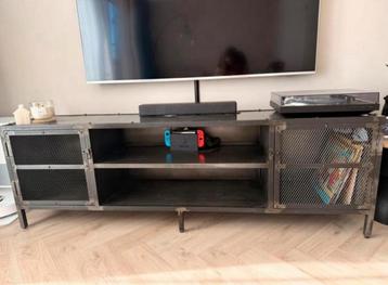 Metalen TV Dressoir (Loods 5)