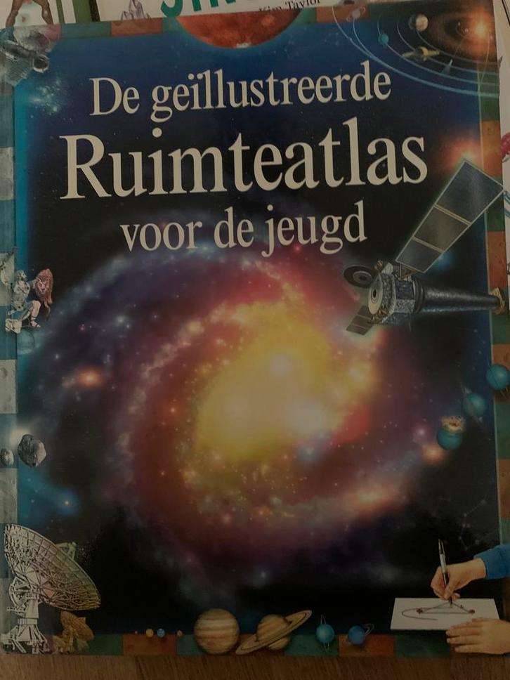 Geïllustreerde ruimteatlas voor de jeugd, Boeken, Kinderboeken | Jeugd | 13 jaar en ouder, Zo goed als nieuw, Ophalen of Verzenden