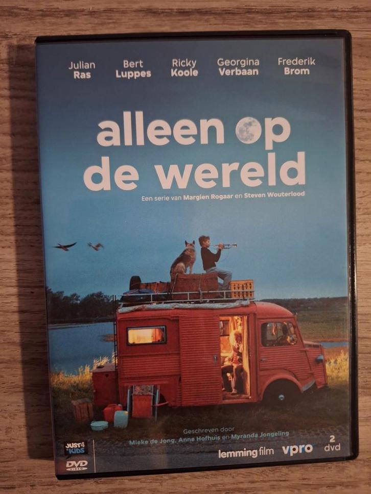 DVD Alleen op de wereld - Krasvrij!, Cd's en Dvd's, Dvd's | Documentaire en Educatief, Zo goed als nieuw, Natuur, Alle leeftijden