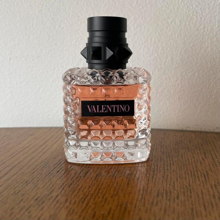Valentino Donna Born in Roma EdP 30ml, Sieraden, Tassen en Uiterlijk, Uiterlijk | Parfum, Gebruikt, Ophalen of Verzenden