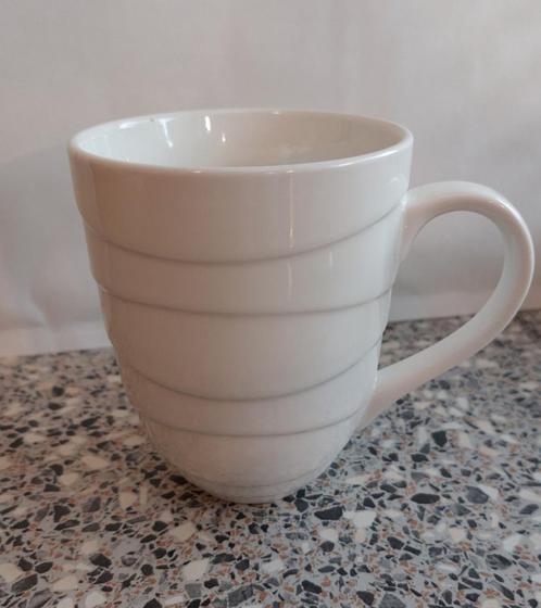 1 beker mok Jamie Oliver wit, creme Waves serie met oor, Huis en Inrichting, Keuken | Servies, Zo goed als nieuw, Overige typen