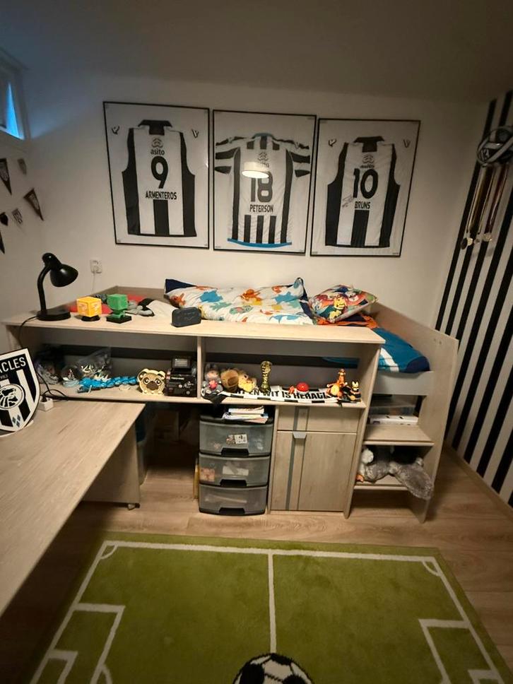 Kinderbed compleet met kledingkast(zgan)., Kinderen en Baby's, Kinderkamer | Stapelbedden en Hoogslapers, Zo goed als nieuw, Hoogslaper