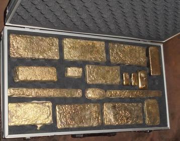 Koffer Vol Met Goud 17 Goudbaren Goudbaar Inclusief Koffer beschikbaar voor biedingen