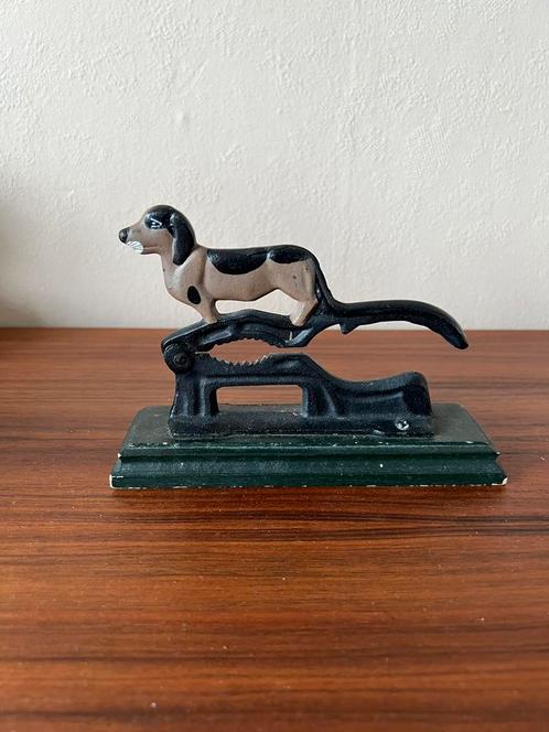Teckel hond notenkraker gietijzer vintage retro uniek item, Verzamelen, Beelden en Beeldjes, Gebruikt, Dier, Ophalen of Verzenden