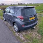 Toyota Verso-S 1.3 Vvt-i 2016 Grijs, Auto's, Toyota, Voorwielaandrijving, Euro 5, Stof, Zwart