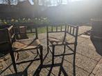 Hoekstoelen van hout - bolletjes spinnenkoppen, Antiek en Kunst, Antiek | Meubels | Stoelen en Banken, Ophalen