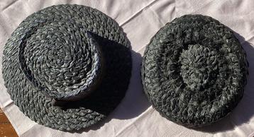 2 Antieke hoeden, o.a. 1 kinderhoedje ,1 dames hoed beschikbaar voor biedingen