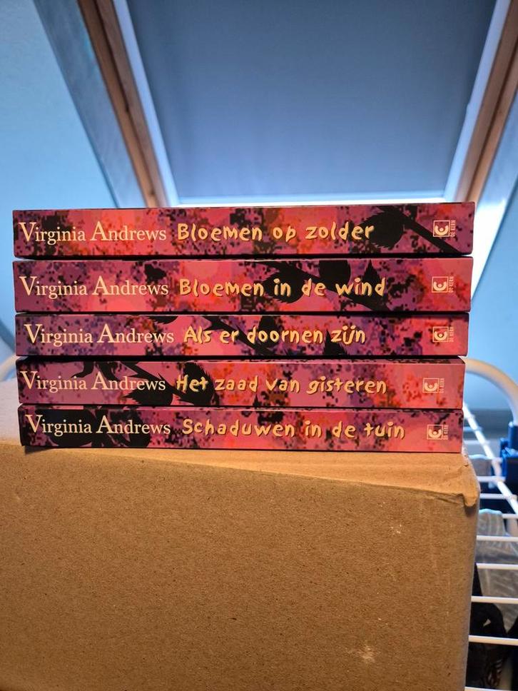 Virginia Andrews - Dollanganger Serie (5 Boeken), Boeken, Romans, Gelezen, Nederland, Ophalen of Verzenden