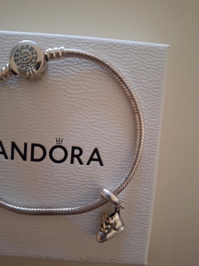 Pandora armband 19cm zilver met baby schoentje, Sieraden, Tassen en Uiterlijk, Armbanden, Ophalen of Verzenden, Zo goed als nieuw