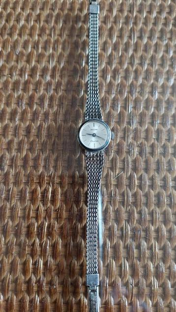 Mooi vintage  zilveren dames horloge beschikbaar voor biedingen
