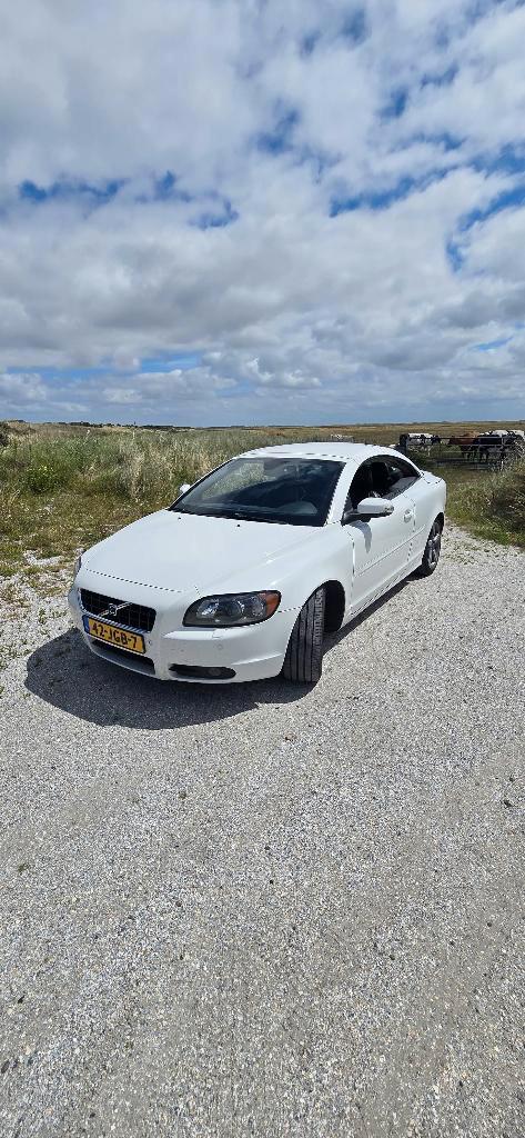 Volvo C70 2.4 170PK Geartronic 2009 Wit momentum, Auto's, Volvo, Particulier, C70, ABS, Airbags, Airconditioning, Alarm, Bluetooth