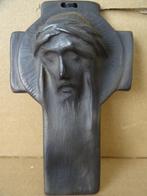 Aardewerk kruis kruisbeeld Art deco stijl 13cm Hongarije