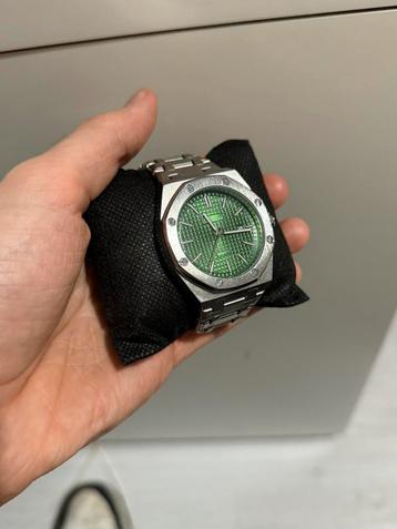 Dress watch beschikbaar voor biedingen