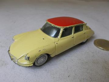Corgi Toys 210 (1960) CITROEN DS 19 Yellow/Red. I.g.st. beschikbaar voor biedingen